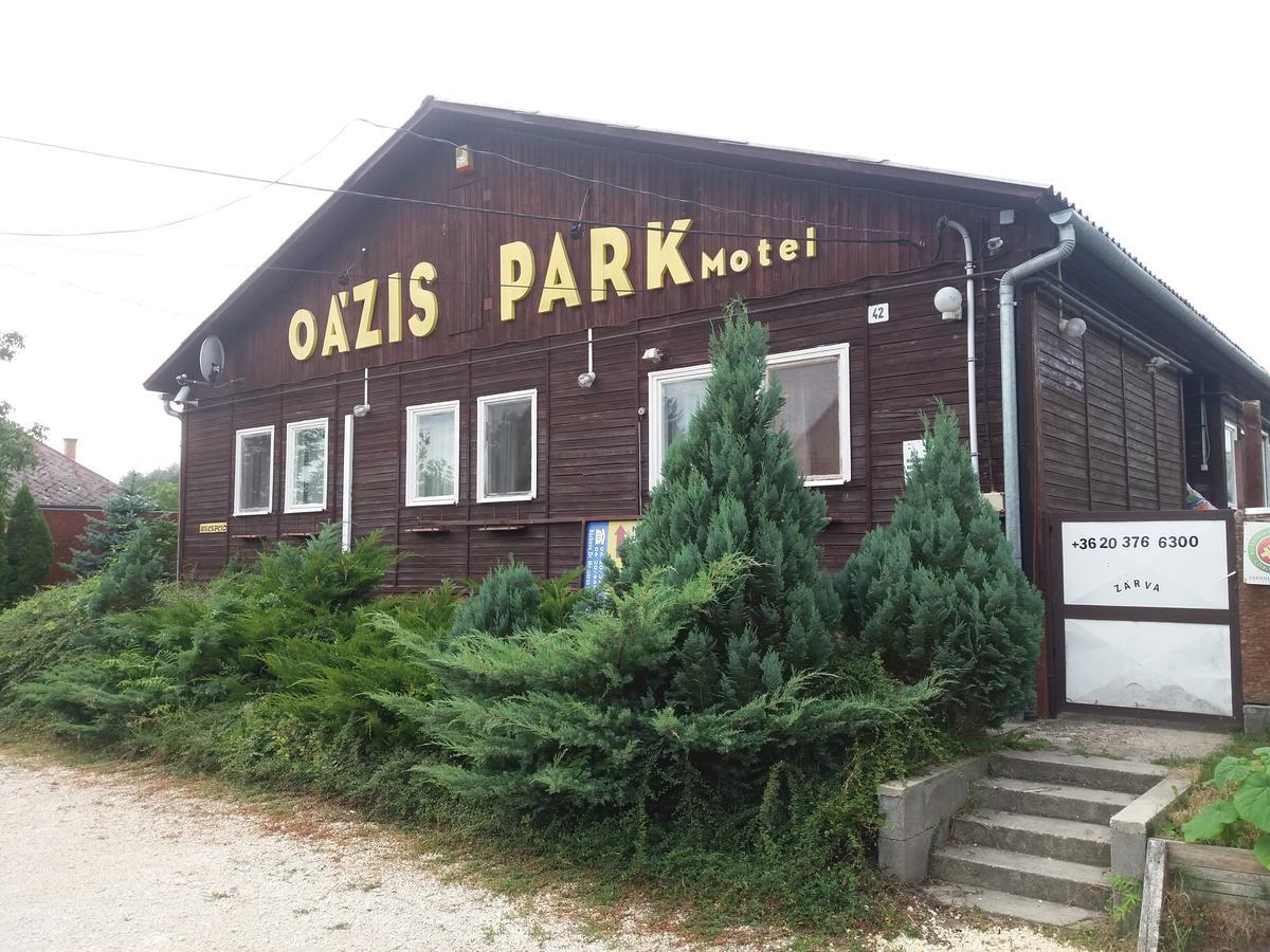 Oazis Park Motel Ráckeve Eksteriør billede