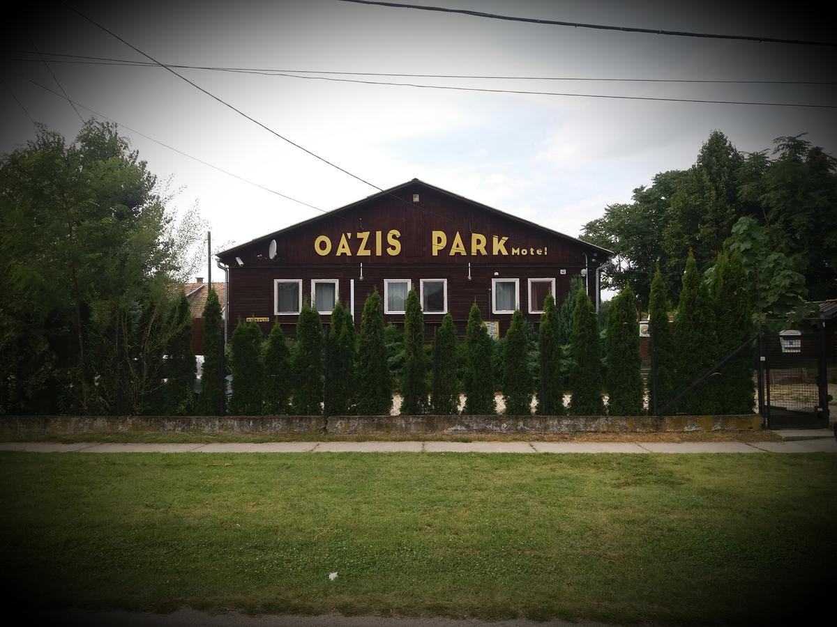 Oazis Park Motel Ráckeve Eksteriør billede